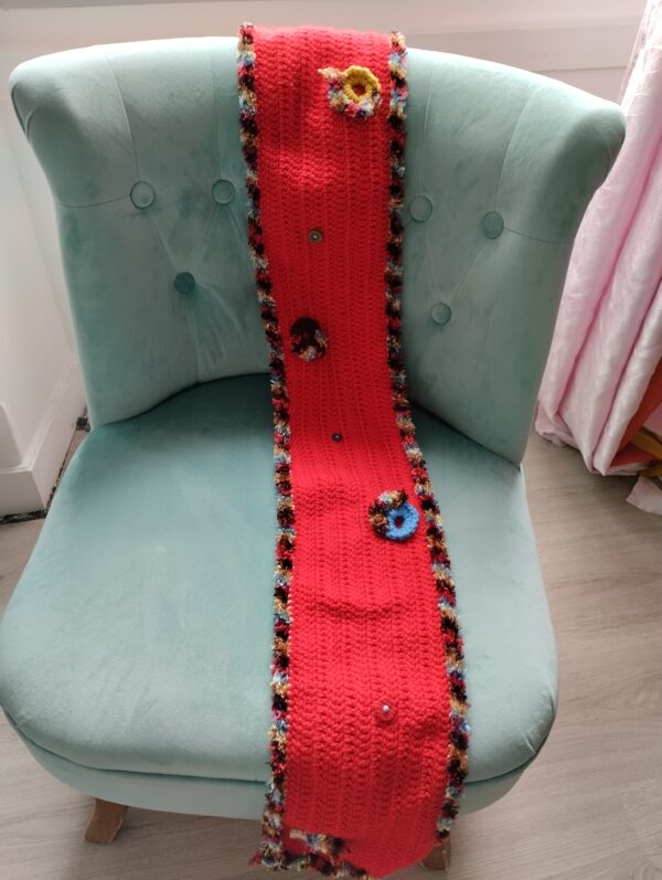 Echarpe rouge design