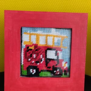 Canevas brodé "le camion pompier" 15 cm x 15 cm